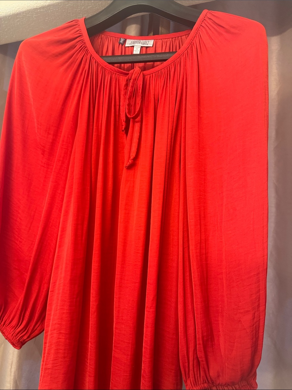 Jennifer Lopez Red Flowing Peasant Tunic - Picture 3 of 3